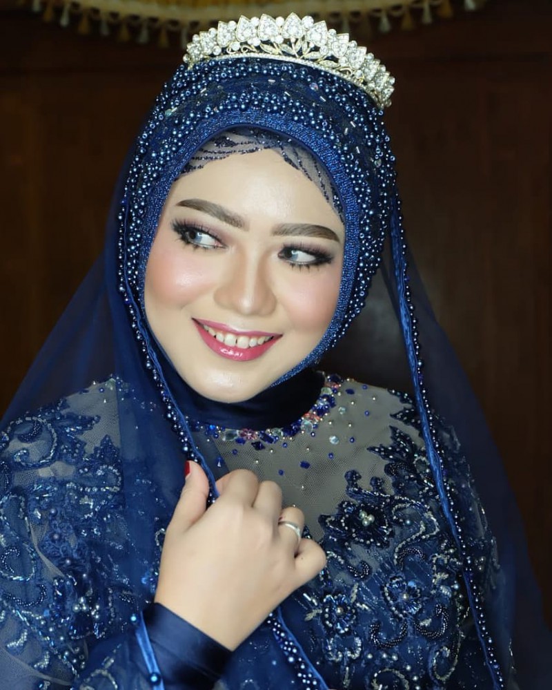 In My Blue Dress Jenis Muslim MUA 